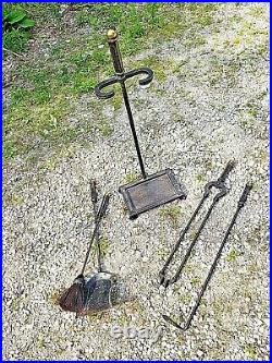 Bradley & Hubbard Antique Arts & crafts Mission Fireplace tool set with stand