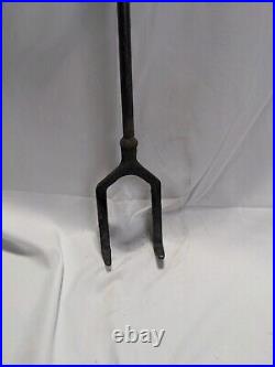 Cast Iron 3 Piece Fire Place Tool Set With Stand VTG