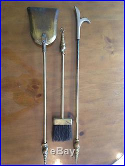 RARE SEASHELL FIREPLACE TOOL SET WITH BRASS/CAST SHELL CLAW FEET ANDIRONS SET