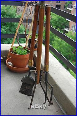 VINTAGE WROUGHT IRON WOOD BRASS RUSTIC RANCH STYLE FIREPLACE TOOLS SET