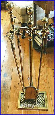 Williamsburg Virginia Metalcrafters/harvin 4 Piece Brass Fireplace Tools Set